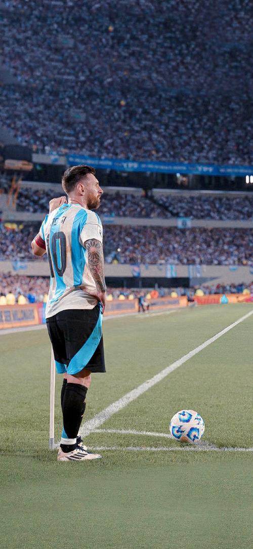 全市场：替补出场表现优异，巴图里纳是尼科-帕斯离队后的首选（全市场：替补高光，尼科-帕斯离队后巴图里纳成第一选择）