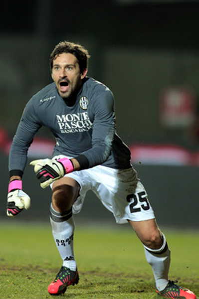 利物浦矛盾公开化！利物浦3-3遭保级队绝平 赛后萨拉赫炮轰球队（利物浦内讧显现：3-3被保级队压哨扳平，萨拉赫赛后怒斥球队）