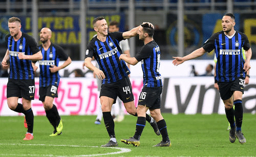 怀特复出力助阿森纳争冠，枪手伤病潮下的坚强回应（怀特复归助阿森纳冲冠，伤病潮中枪手强势回击）